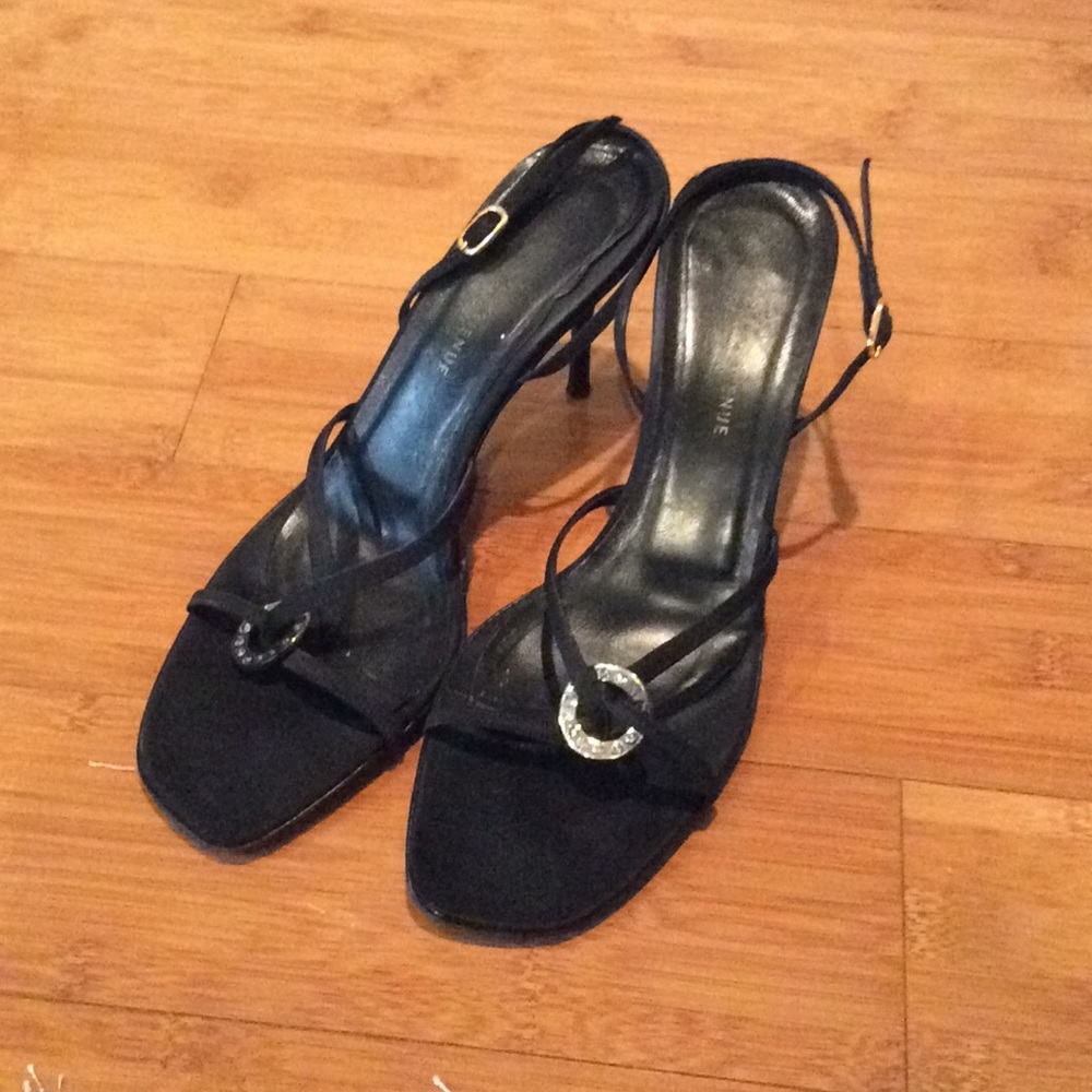 Shoes - Picture 2 of 4